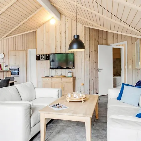 Svenny - 800m From The Sea By Interhome Feriehus
